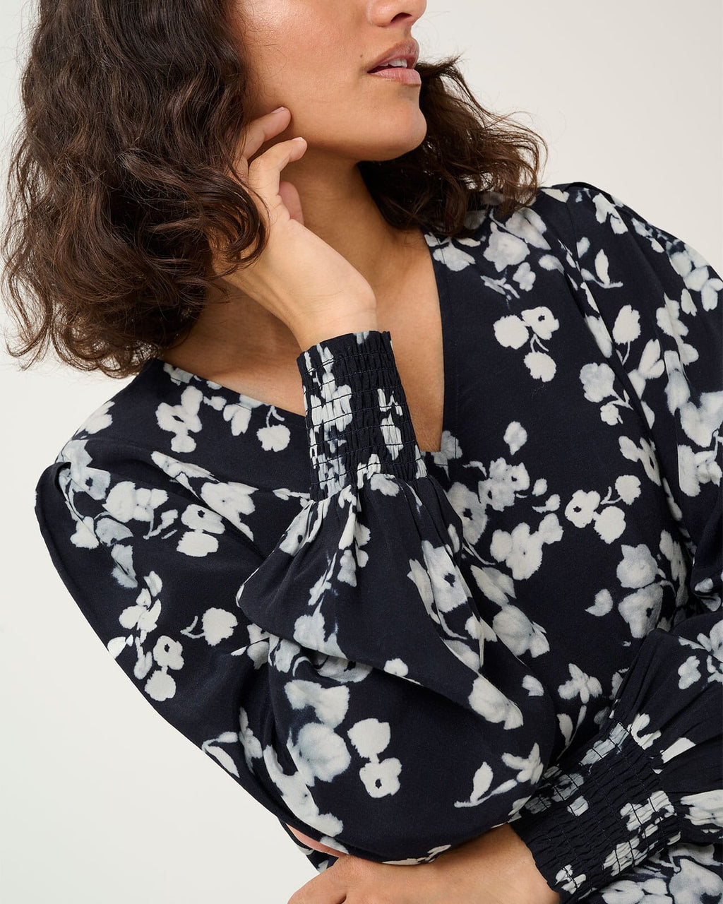 KAFFE Bluse Alice Blouse - Marine Flower
