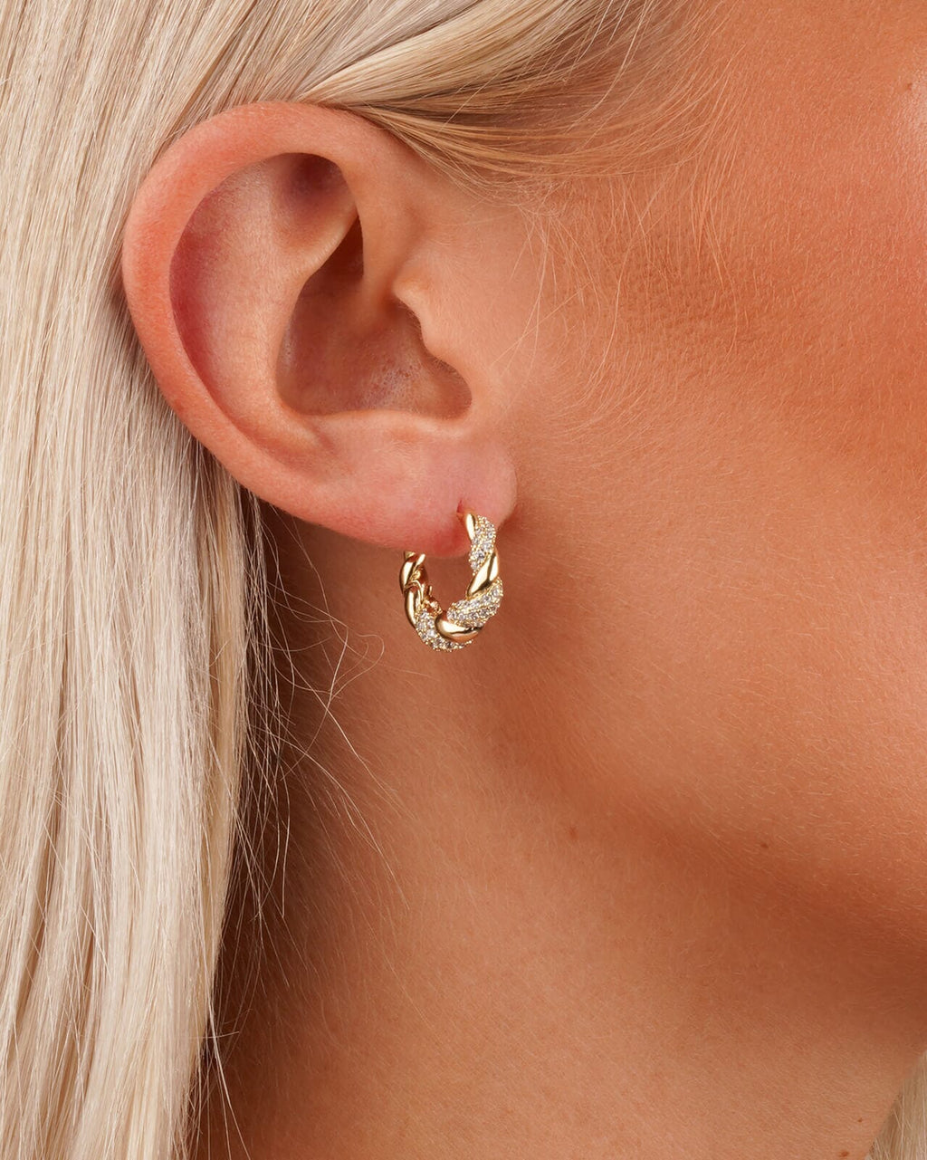 Snö of Sweden Øreringer Twist crystal oval - Gold/ Clear
