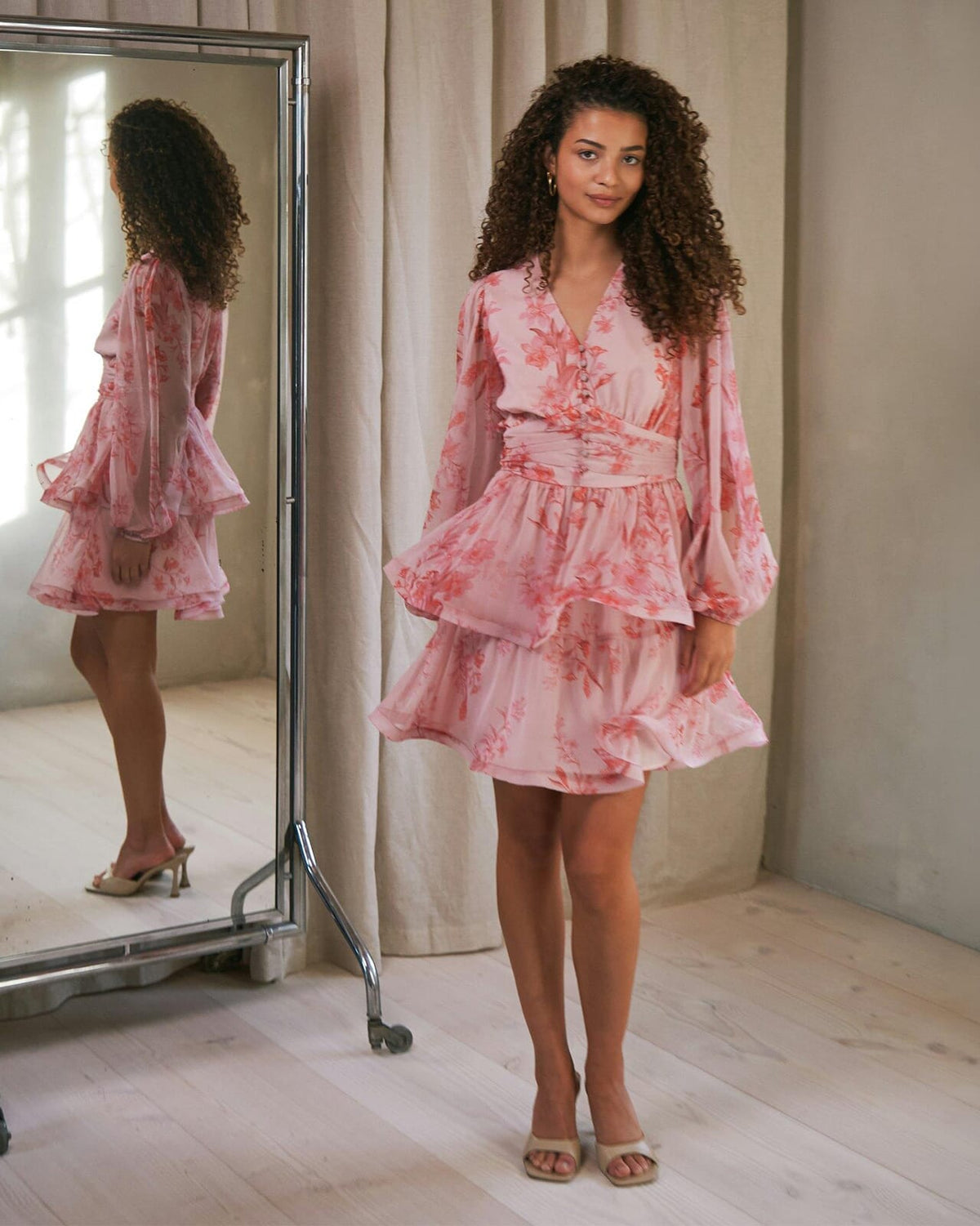 NEO NOIR Kjole Rivana Print Chiffon - Pink