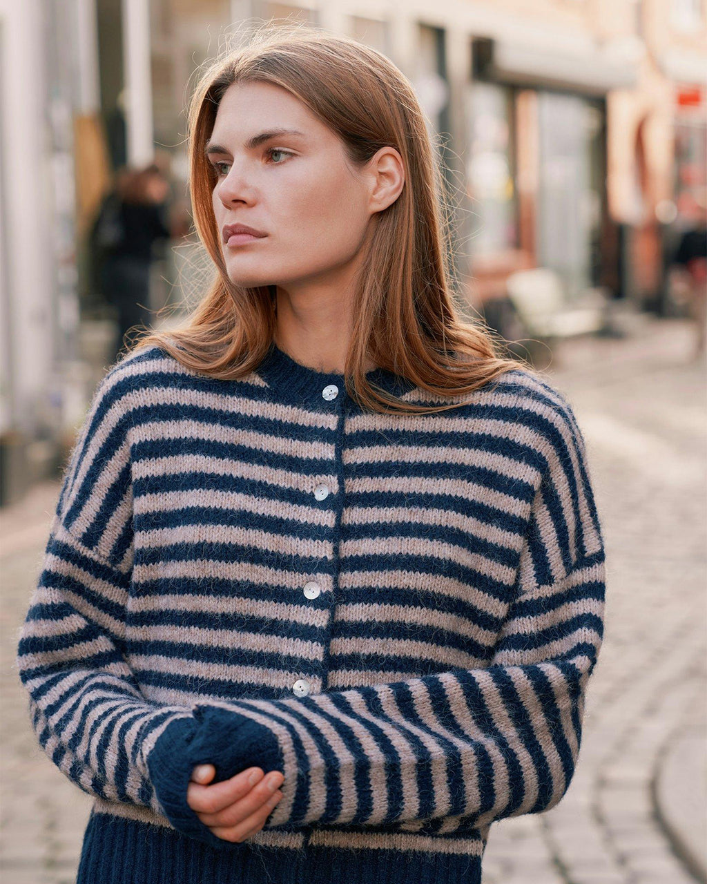 NEO NOIR Cardigan IsanaStripe Fluffy Knit - Navy striped