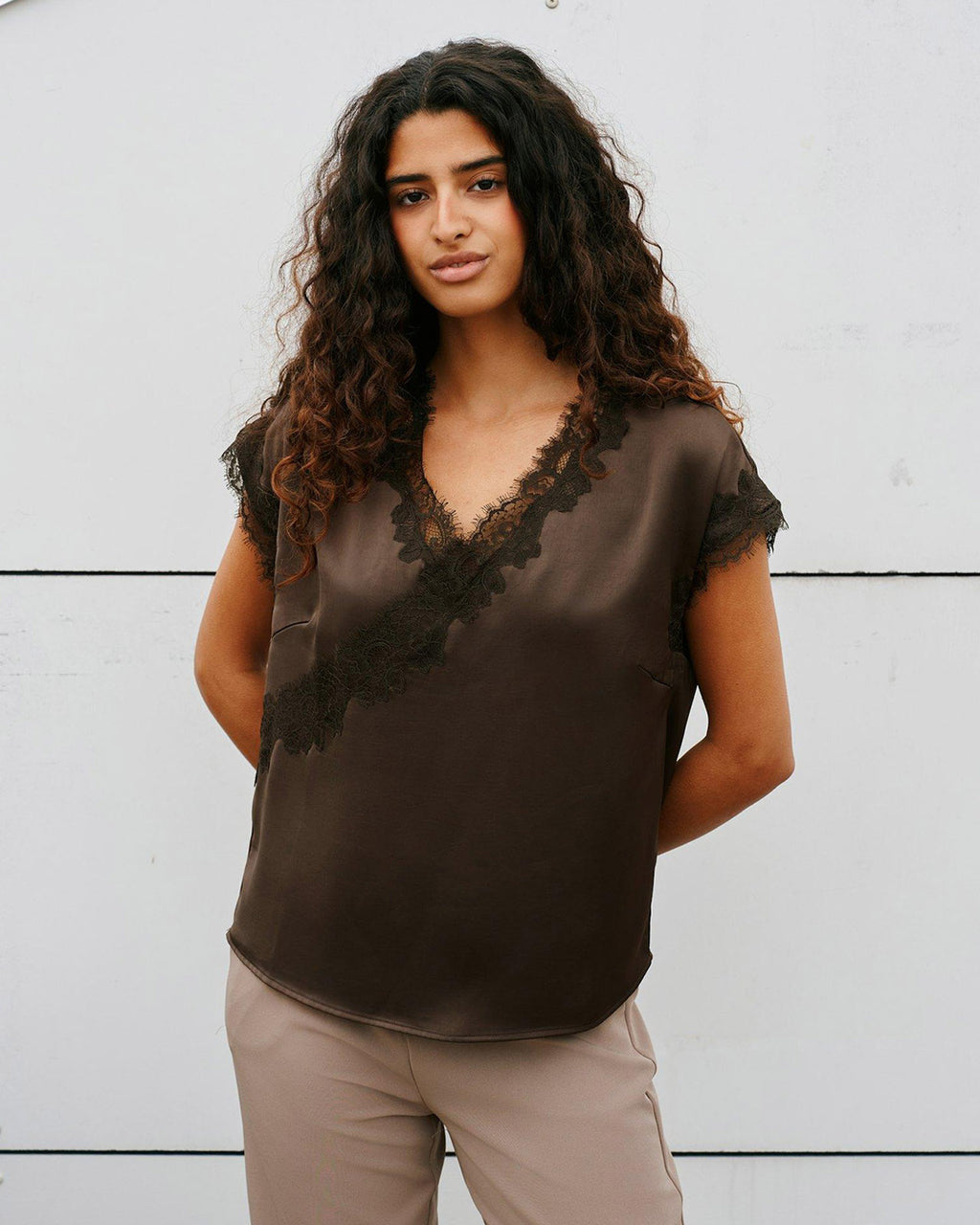 NEO NOIR Topp Benera Heavy Sateen Lace - Dark Brown