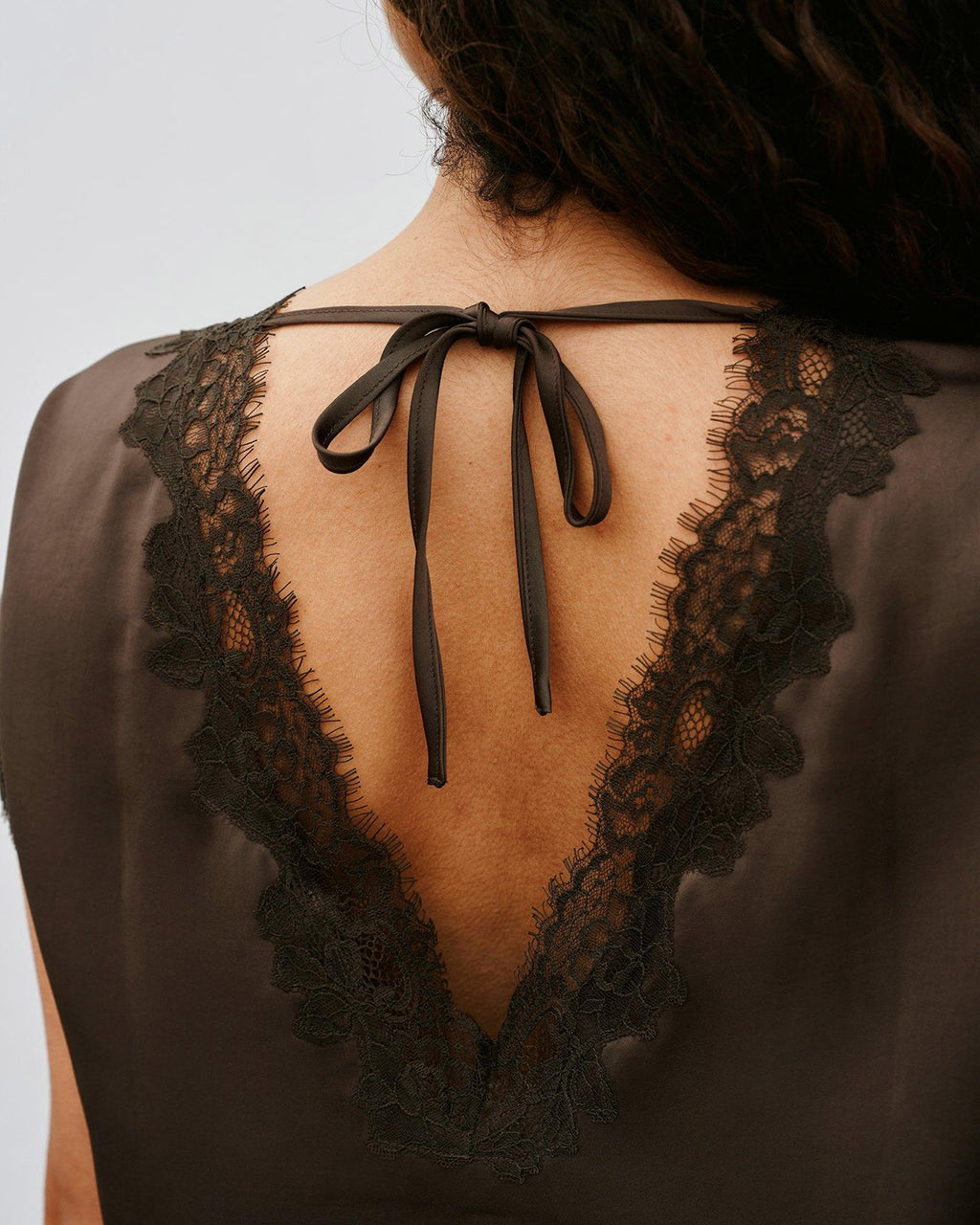 NEO NOIR Topp Benera Heavy Sateen Lace - Dark Brown