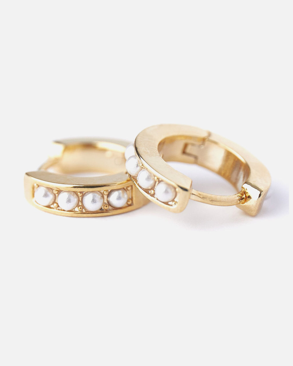 Orelia Øredobber Pearl Huggie Hoop - Gold - gull