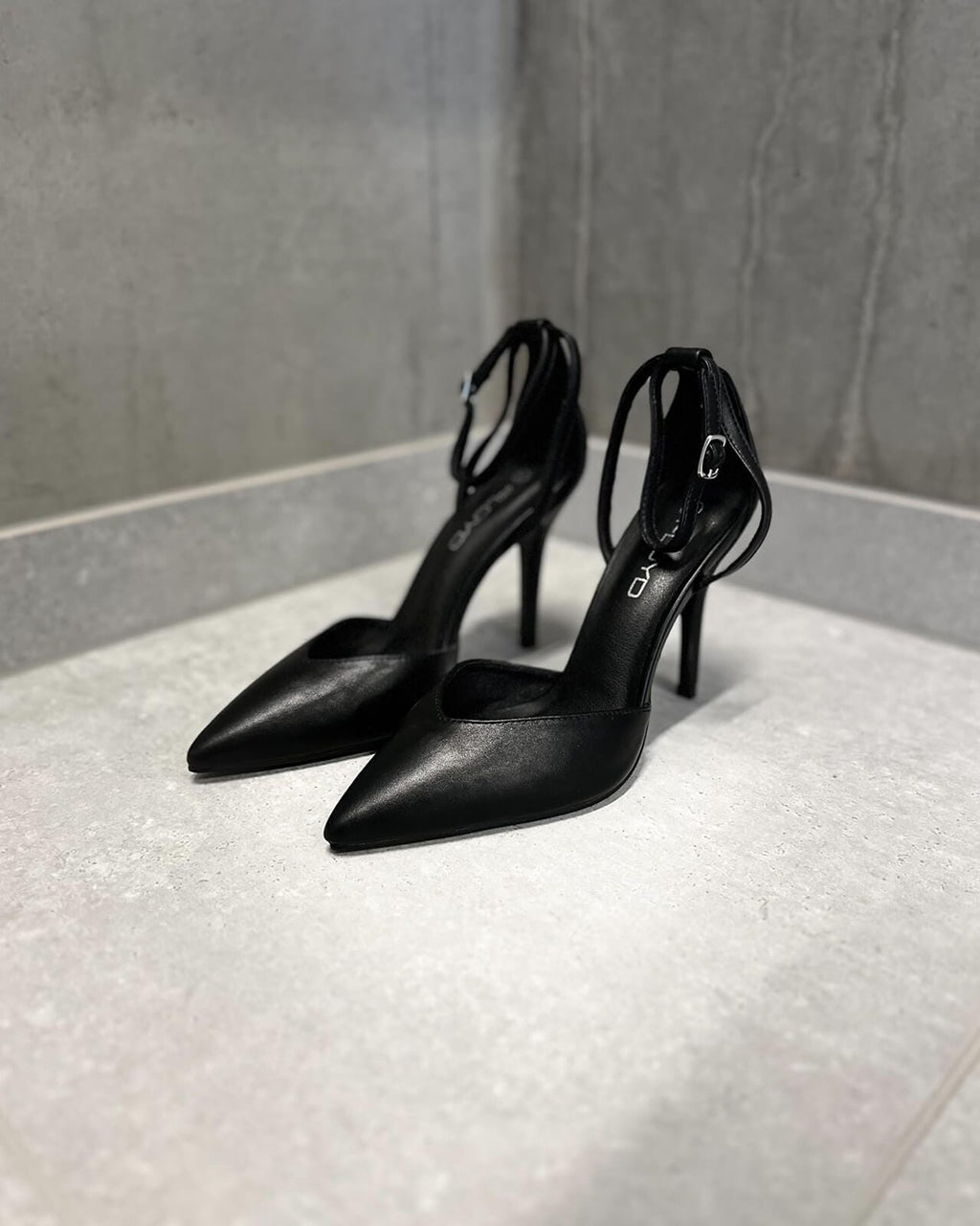 FLOYD Pumps Nathali - Black