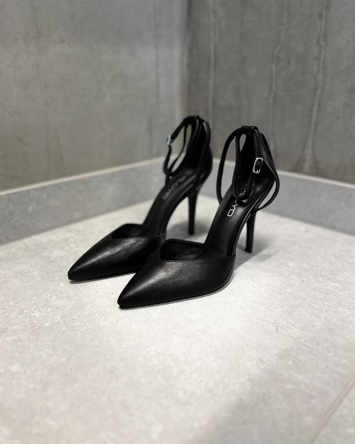 FLOYD Pumps Nathali - Black