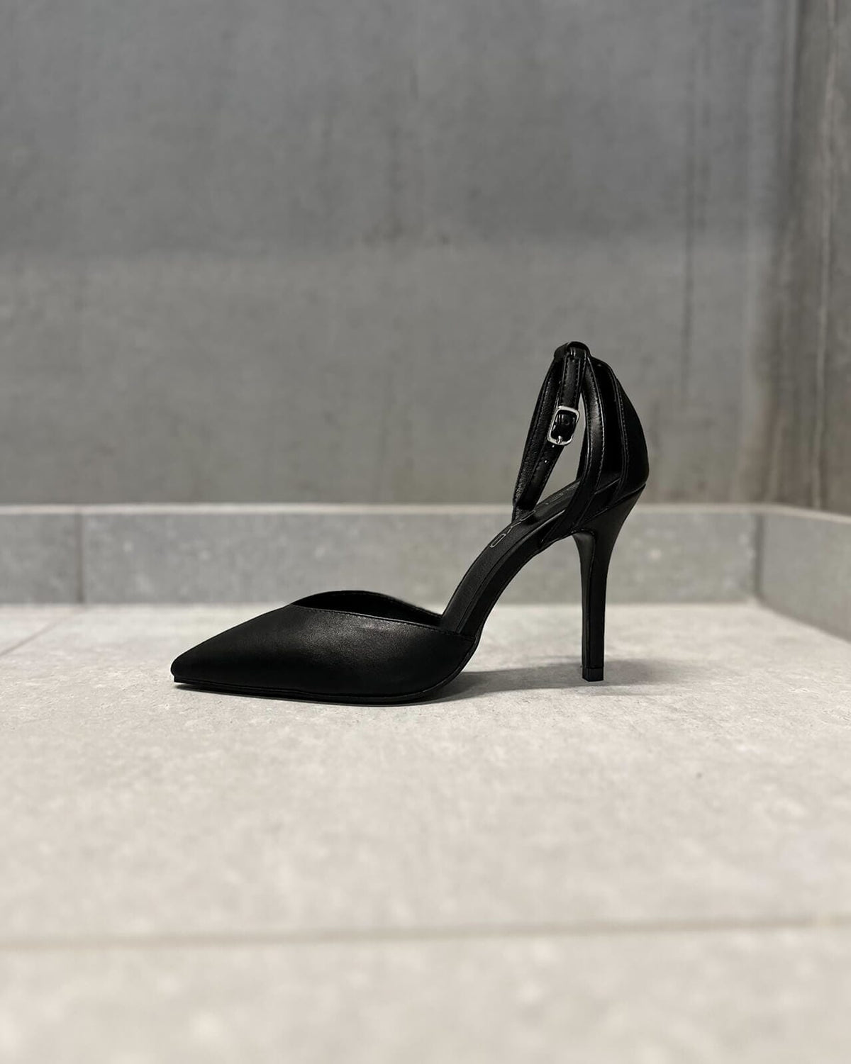 FLOYD Pumps Nathali - Black