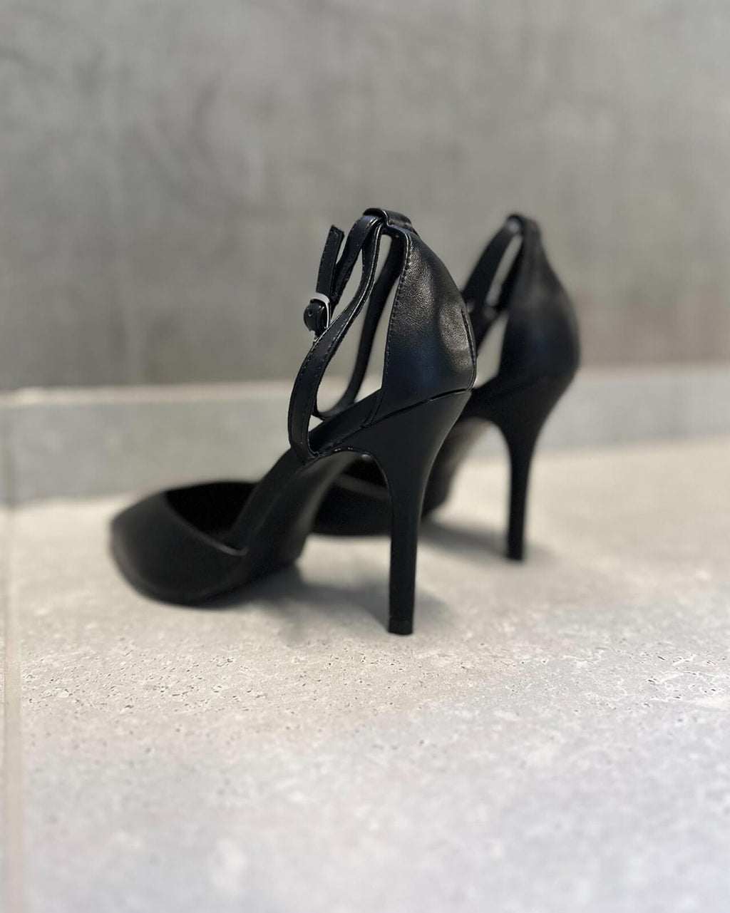 FLOYD Pumps Nathali - Black