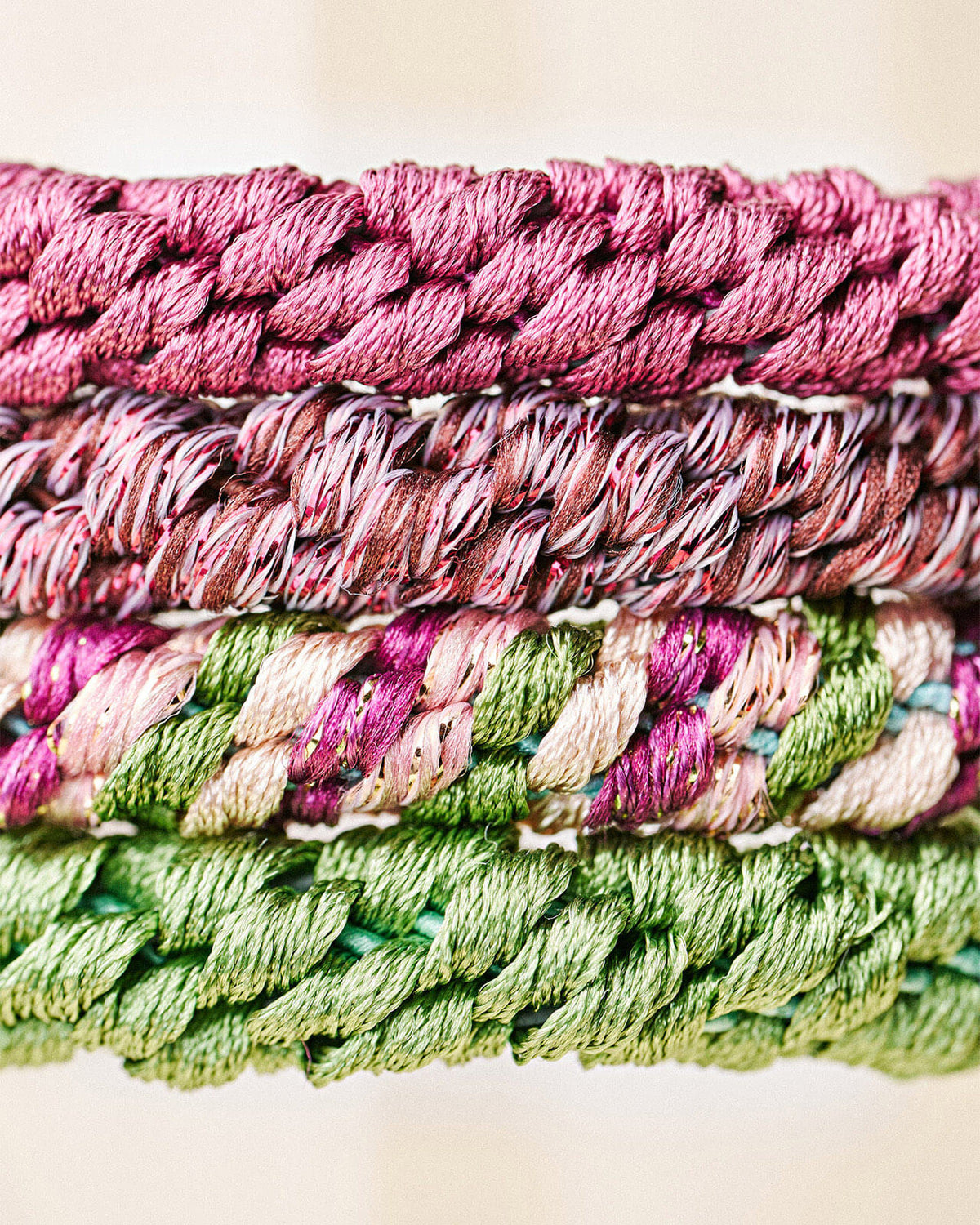 KKNEKKI Hårstrikk Bundle 66 - Green/ Red