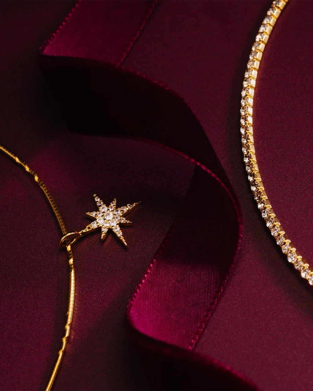ORELIA Kjede Pave Starburst Torques Choker - Pale Gold