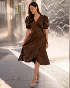 FLOYD Omslagskjole Samari Satin - Dark Brown