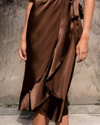 FLOYD Omslagskjole Samari Satin - Dark Brown