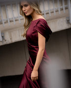 FLOYD Maxikjole Amaris Heavy Satin - Deep Cherry