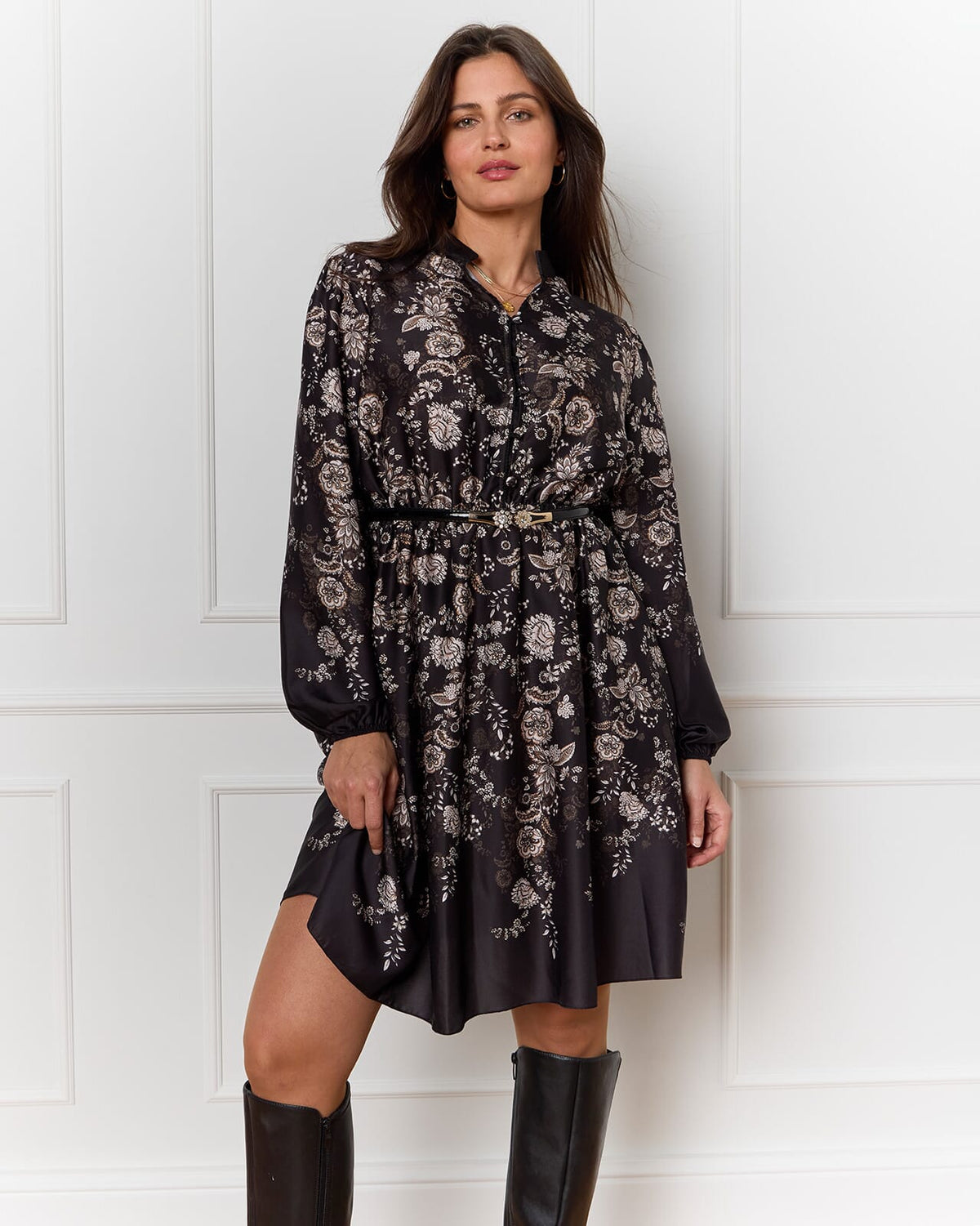 FLOYD Kjole Malvine Satin Paisley - Black