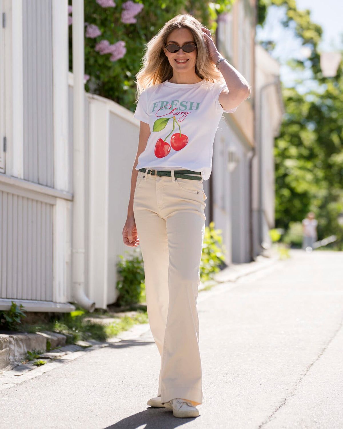 FLOYD T-skjorte Dina Cherry - White