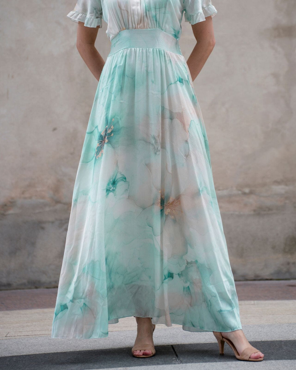 FLOYD Maxikjole Liane Satin Blom - Island Green