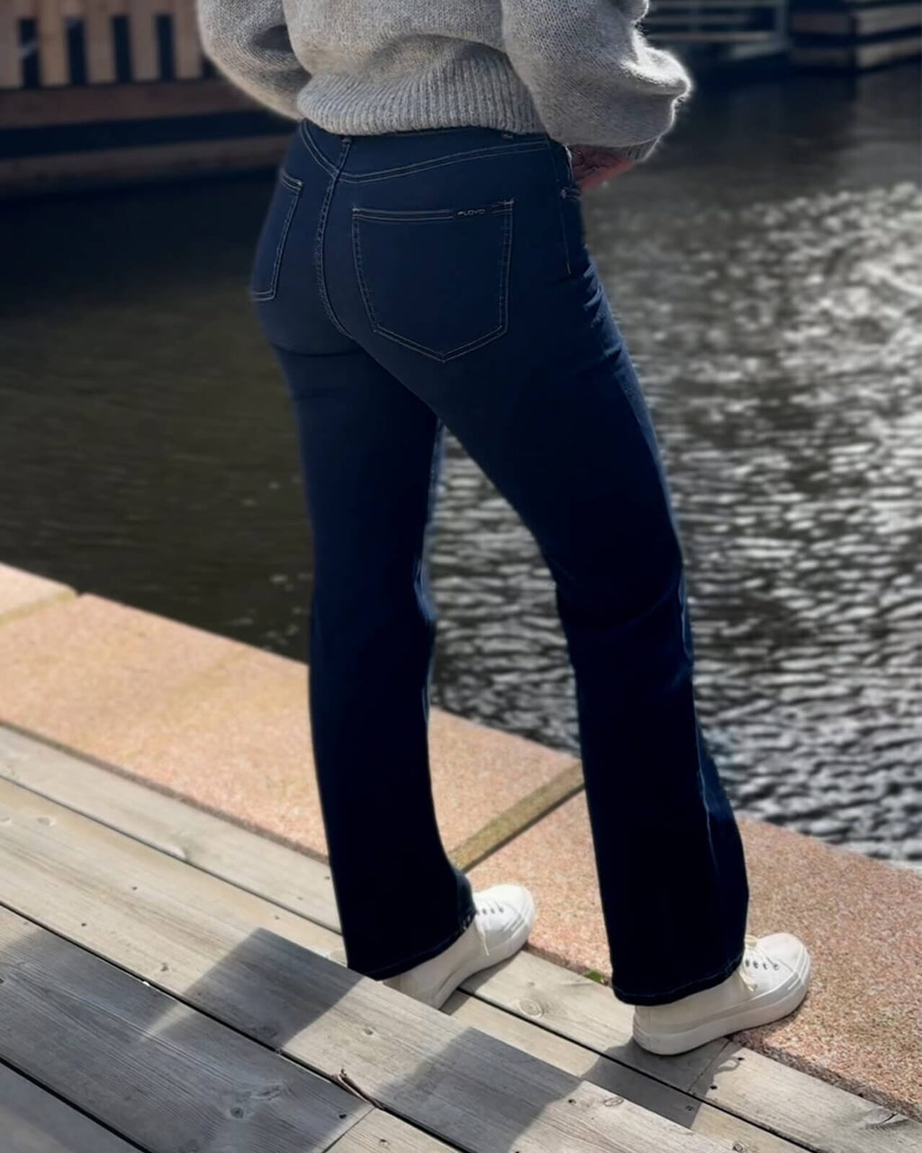 FLOYD Jeans Hana 991 - Dark J. Blue 32"