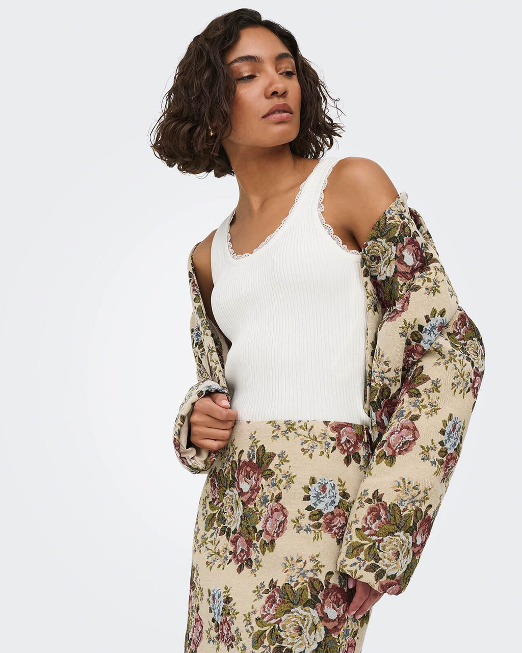 JDY Jakke Flola L/S Jacquard - Crème Brûlée/ Flower Jacquard
