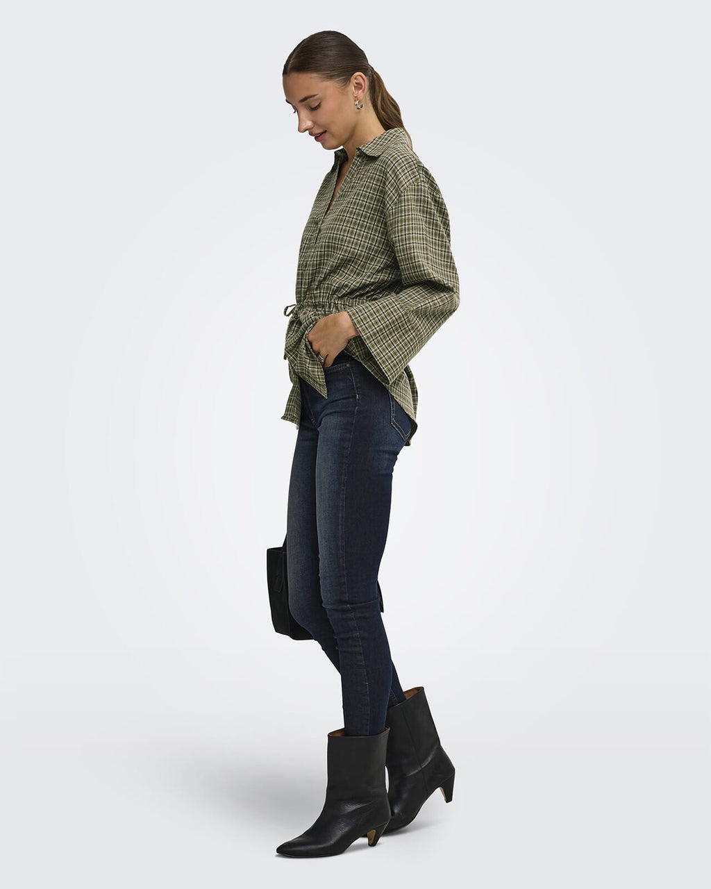 JDY Skjorte Rikka 7/8 Tunnel - Dark Olive/ Cloud Dancer & Black