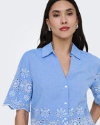 JDY Skjorte Marina 2/4 Embroidery - Blue Bonnet/ Bright White Embroidery
