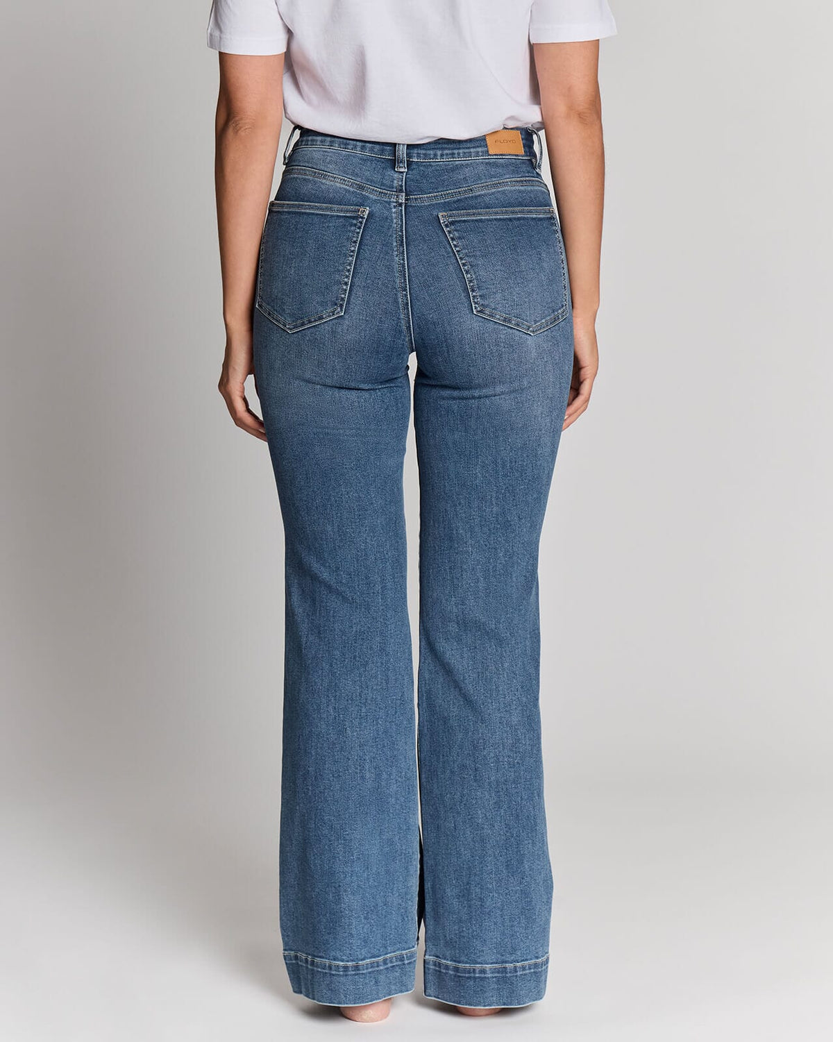 FLOYD Jeans Annika Classic 1016 - Medium J. Blue