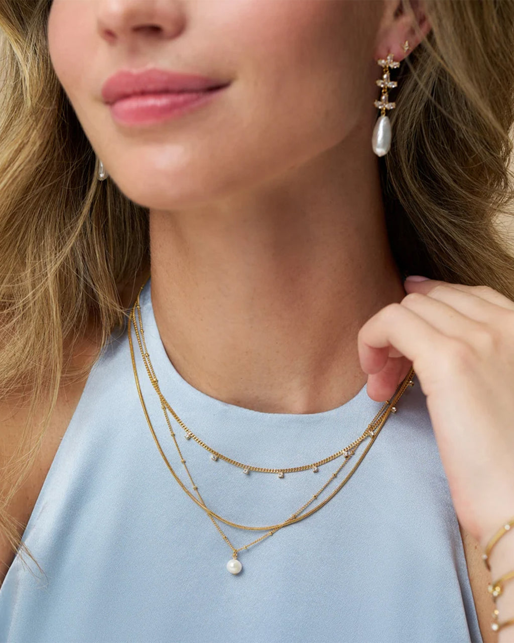 ORELIA Kjede Pearl Drop & Multi Crystal 3-row - Pale Gold