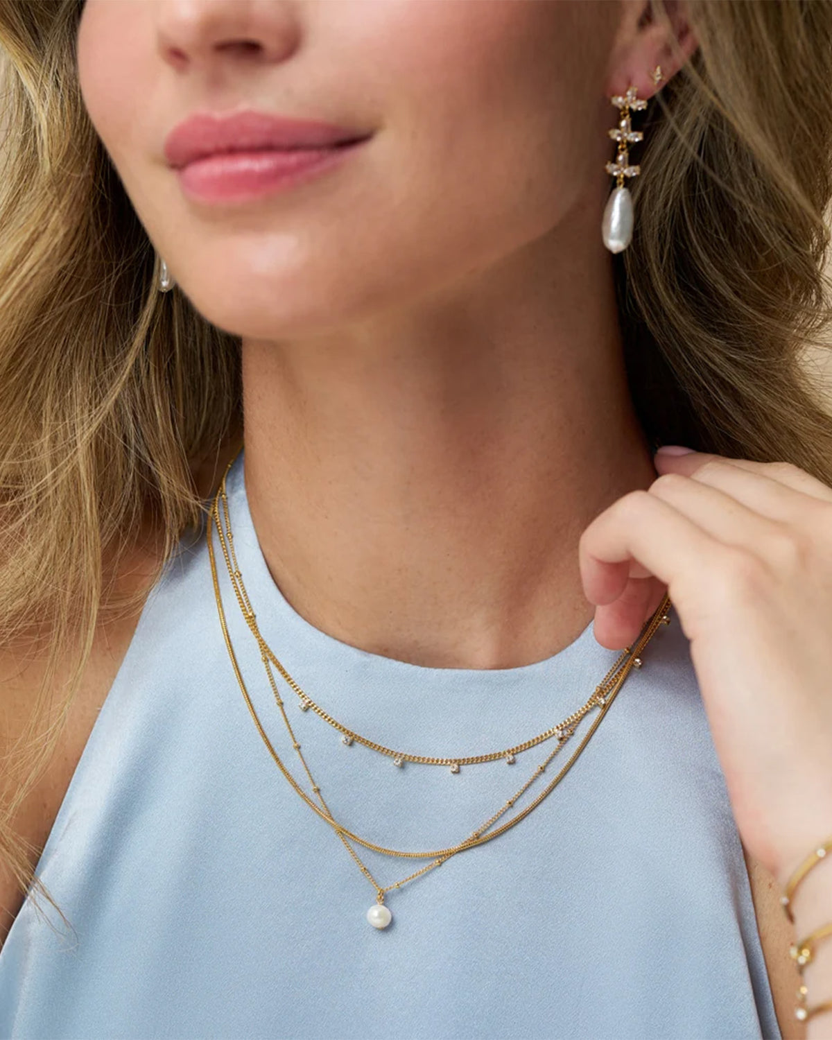 ORELIA Kjede Pearl Drop & Multi Crystal 3-row - Pale Gold
