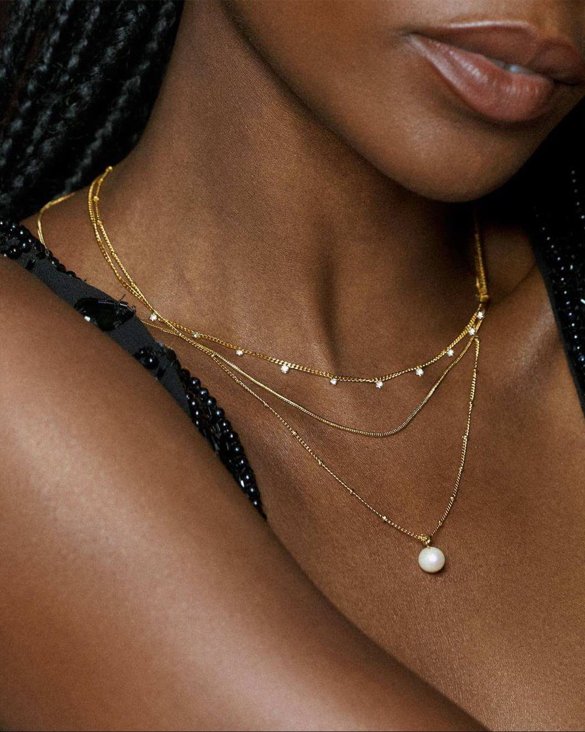 ORELIA Kjede Pearl Drop & Multi Crystal 3-row - Pale Gold