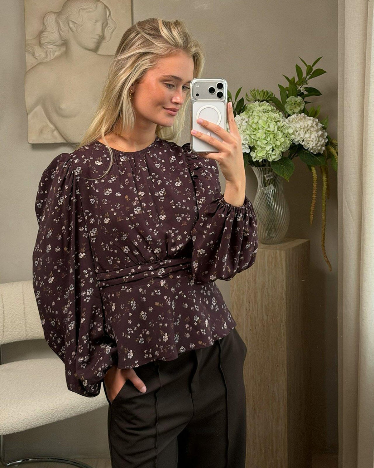 NEO NOIR Bluse Delphine Flowerbunch - Chocolate Plum
