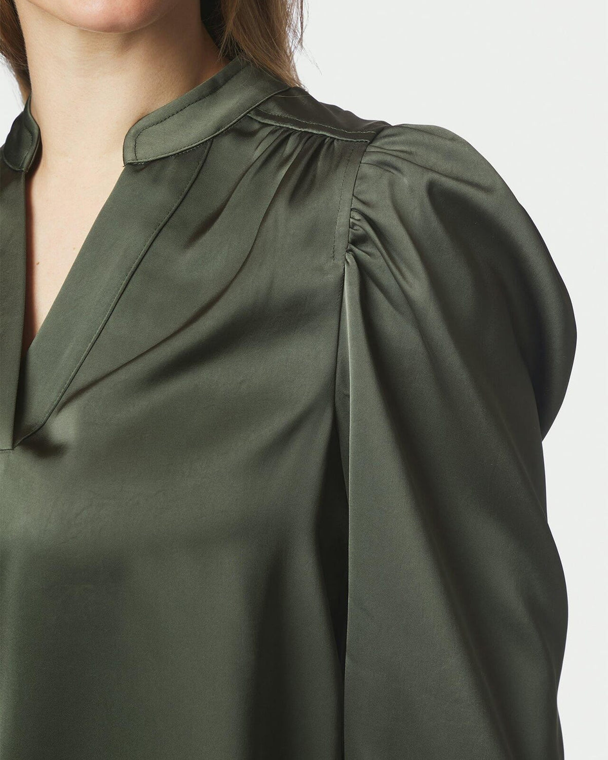 NEO NOIR Bluse Rosslyn Heavy Sateen - Deep Green