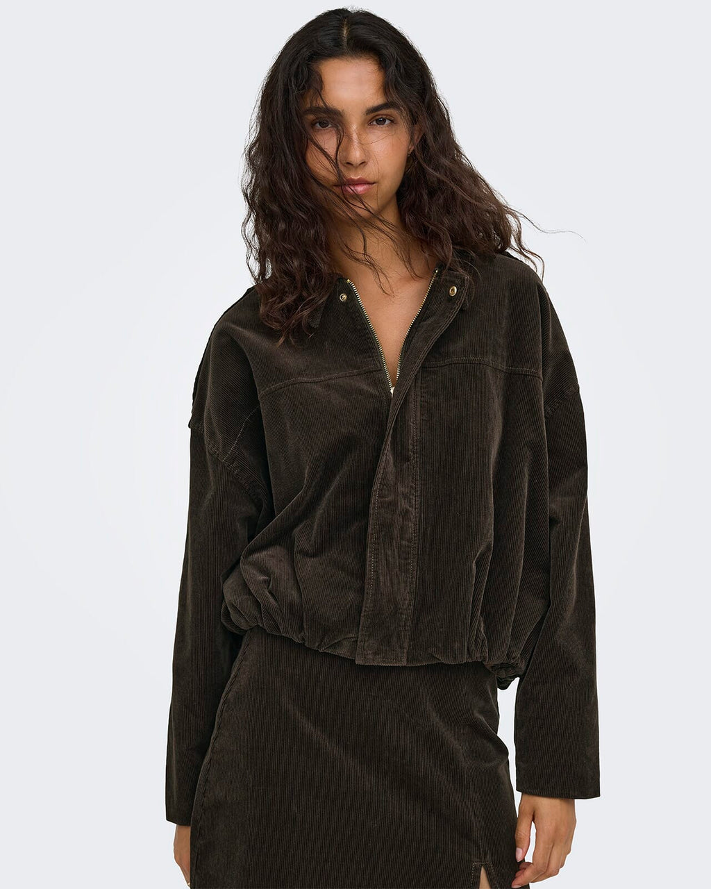 ONLY Bomberjakke Moon-Flora L/S Cord Bomber - Chocolate Brown
