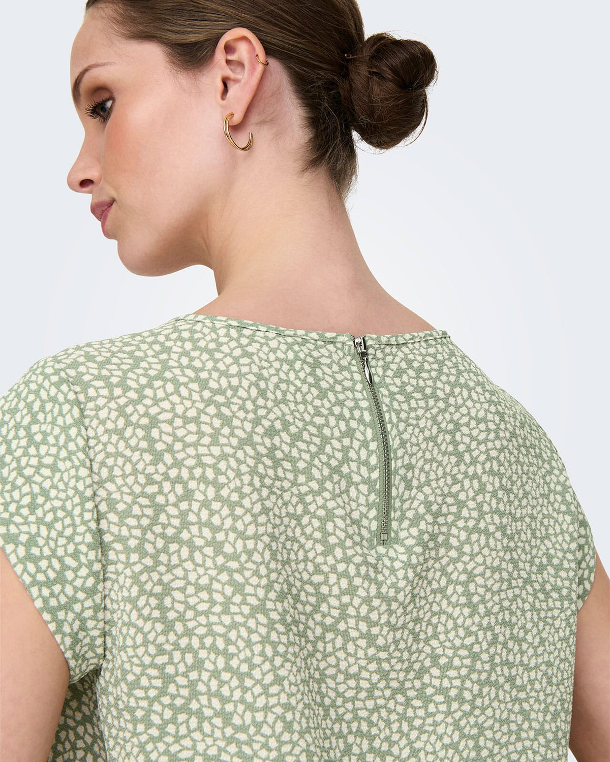 ONLY Topp Vic S/S AOP - Lily Pad/ Marekka small graphic
