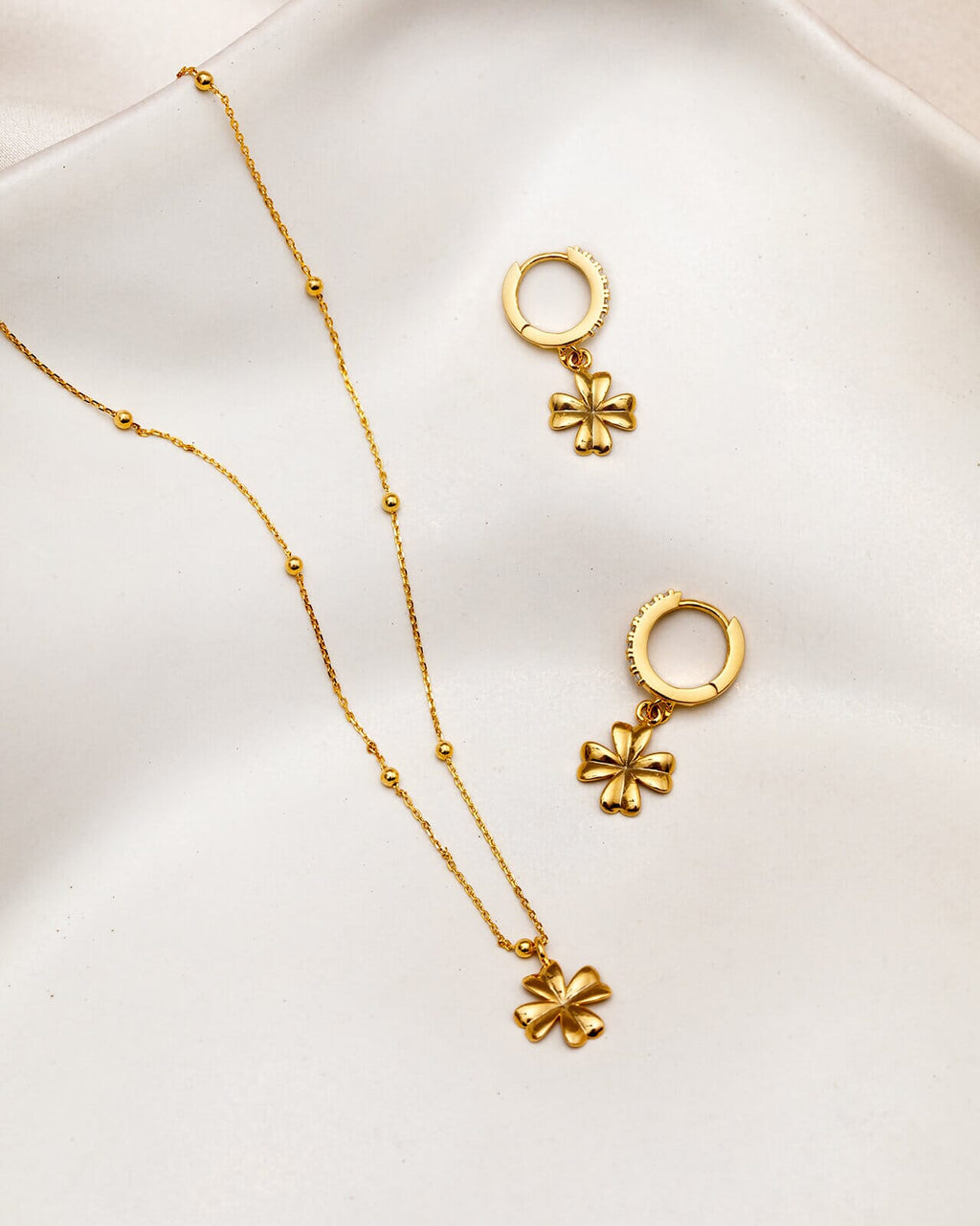 ORELIA Kjede Clover Charm Necklace - Gold