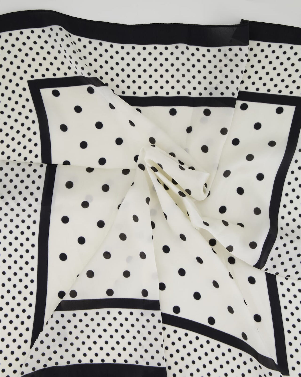 FLOYD Satengskjerf Hollyn - Offwhite/ Black