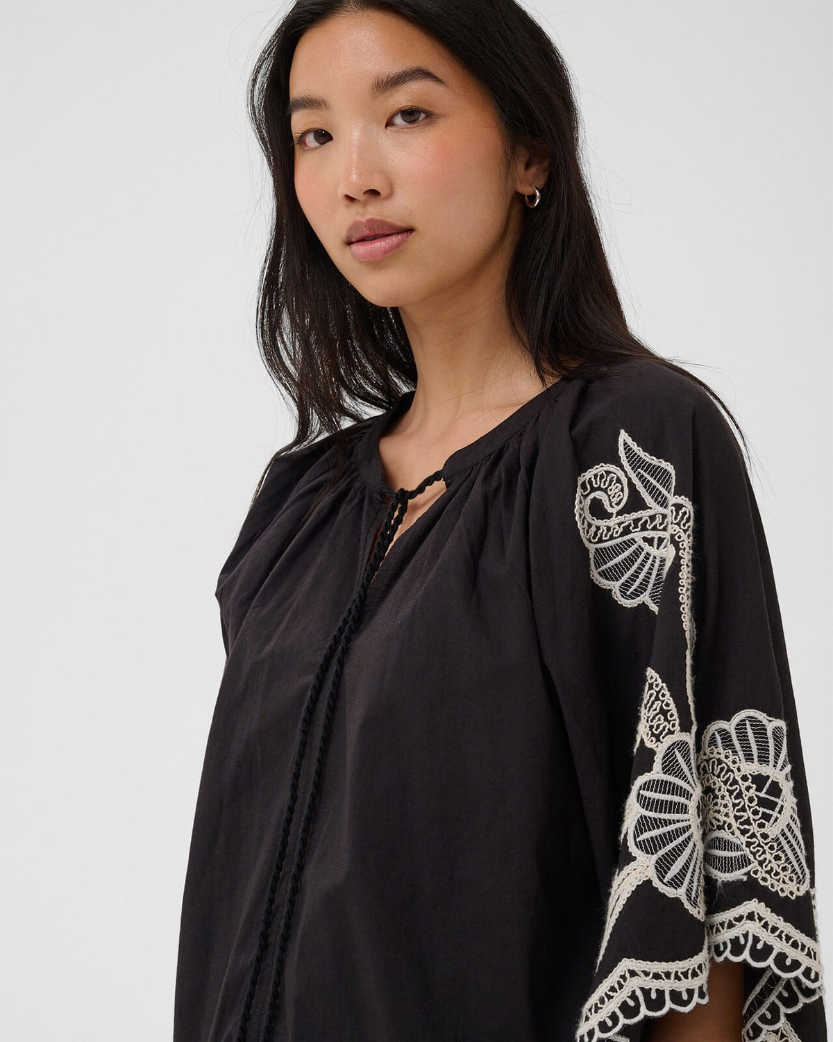 FLOYD Bluse Biancha - Black/ Offwhite emb