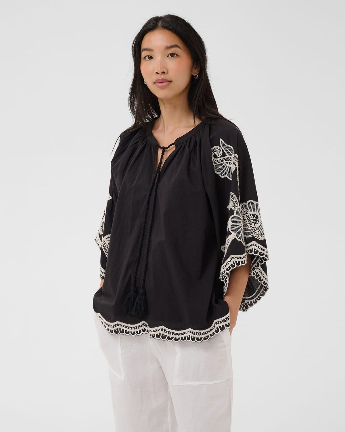 FLOYD Bluse Biancha - Black/ Offwhite emb