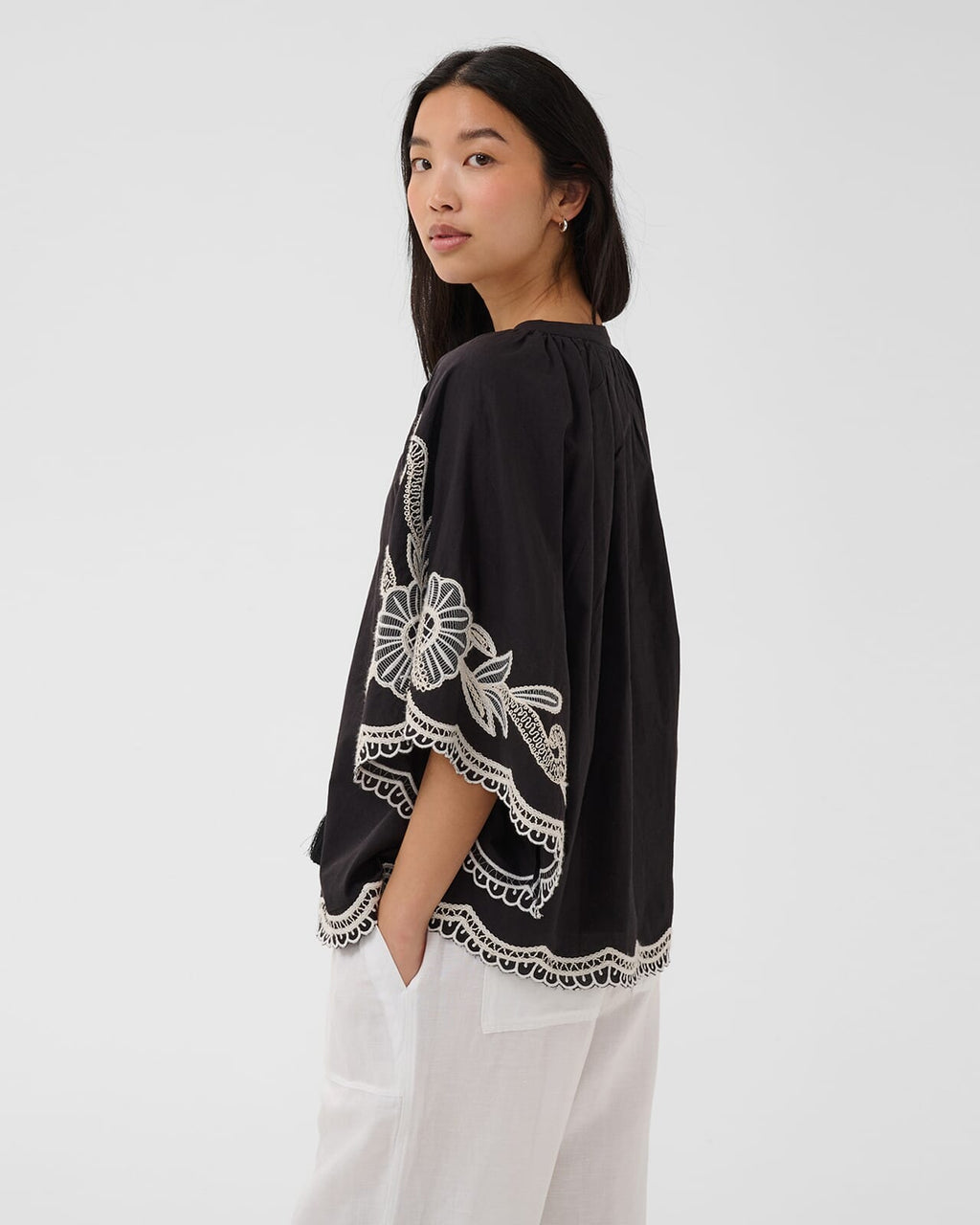 FLOYD Bluse Biancha - Black/ Offwhite emb