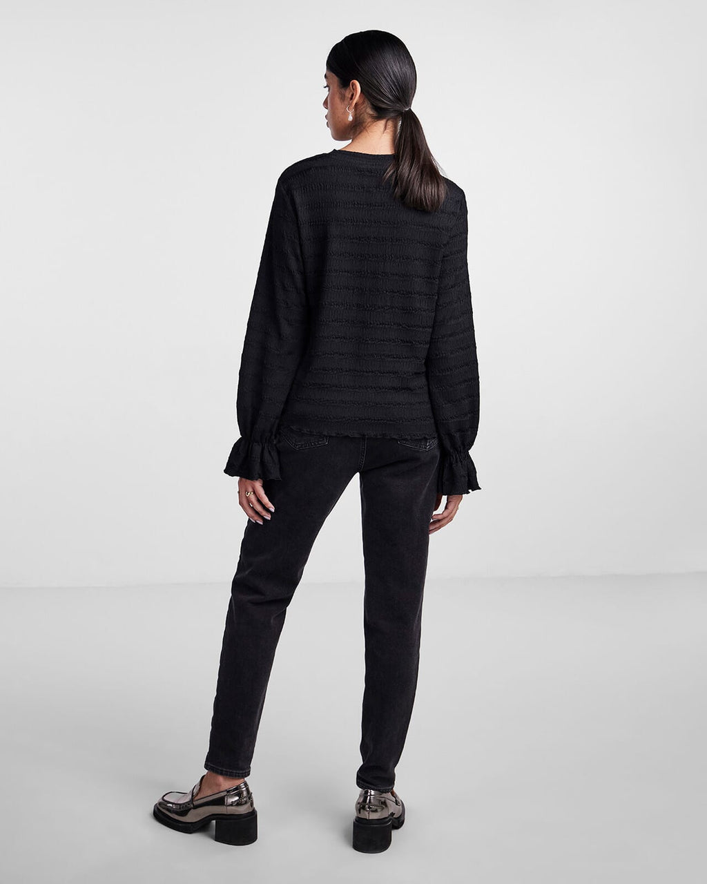 PIECES Topp Daisy LS O-neck - Black