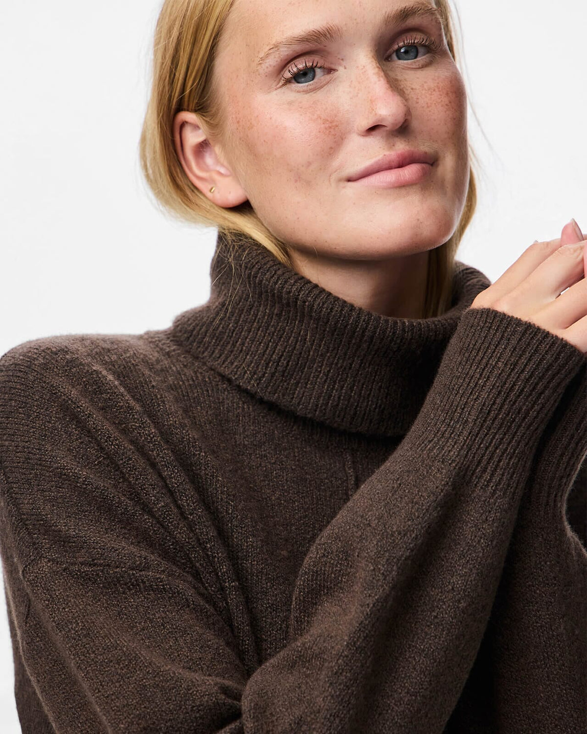 PIECES Strikkegenser Malou LS Rollneck Knit - Hot Fudge/ Melange