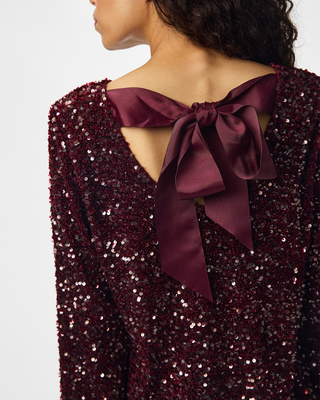 PIECES Paljettopp Kammy LS Deep Back Bow - Tawny Port/ Tawny Port Sequins