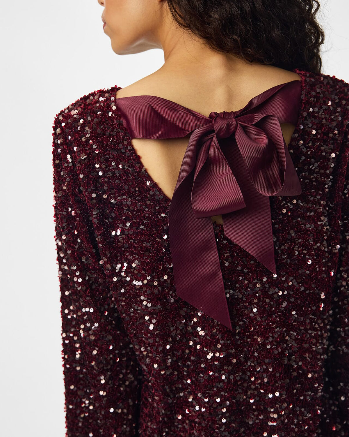 PIECES Paljettopp Kammy LS Deep Back Bow - Tawny Port/ Tawny Port Sequins