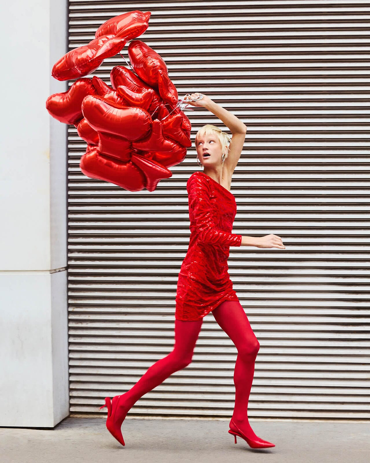 PIECES Paljettkjole Mable One Shoulder - Goji Berry/ Red sequins