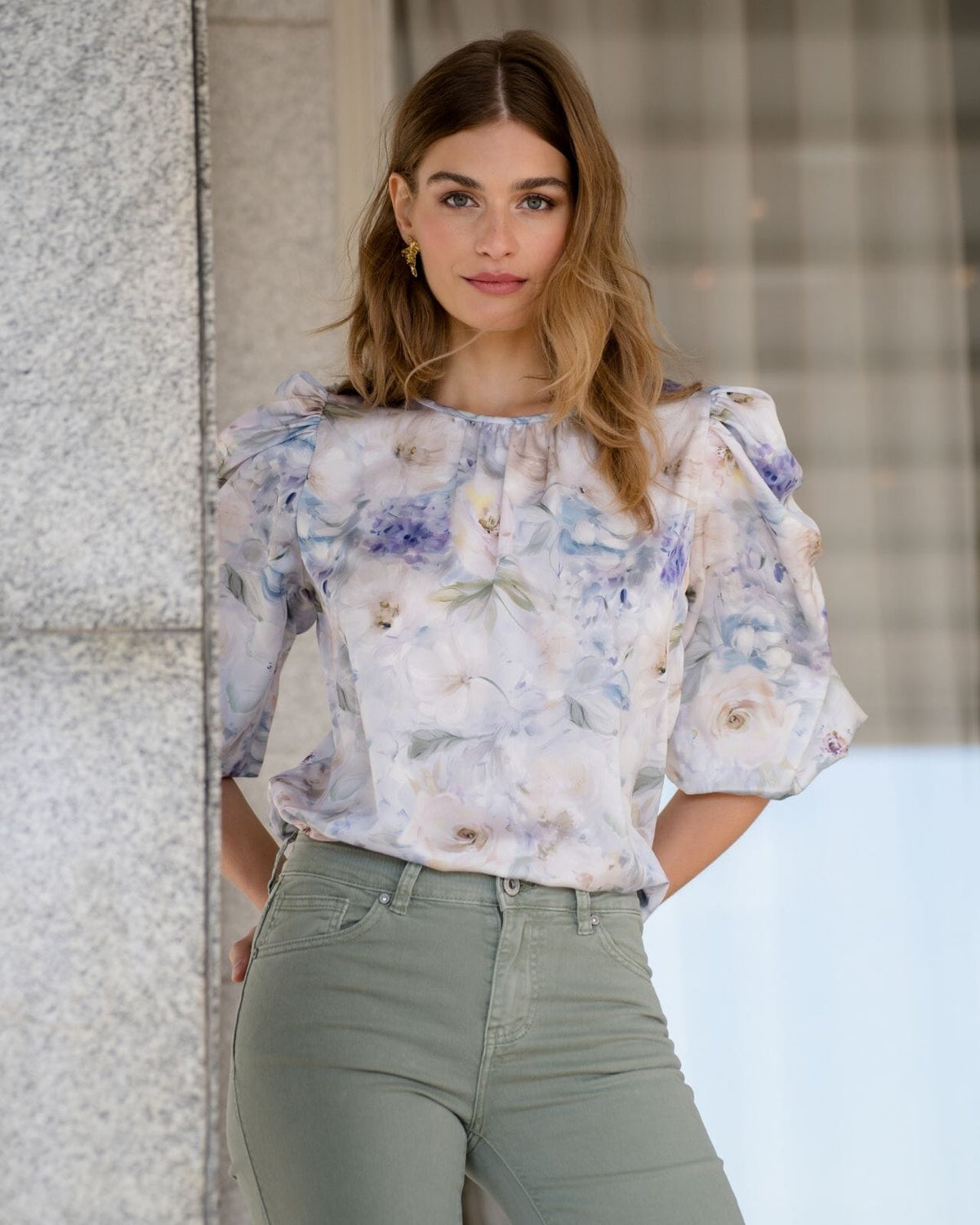 FLOYD Topp Mindy Flor - Offwhite/ Silver/ Lavendel