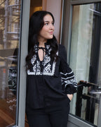 VERO MODA Bluse Emola LS - Black/ Cloud Dancer Emb.
