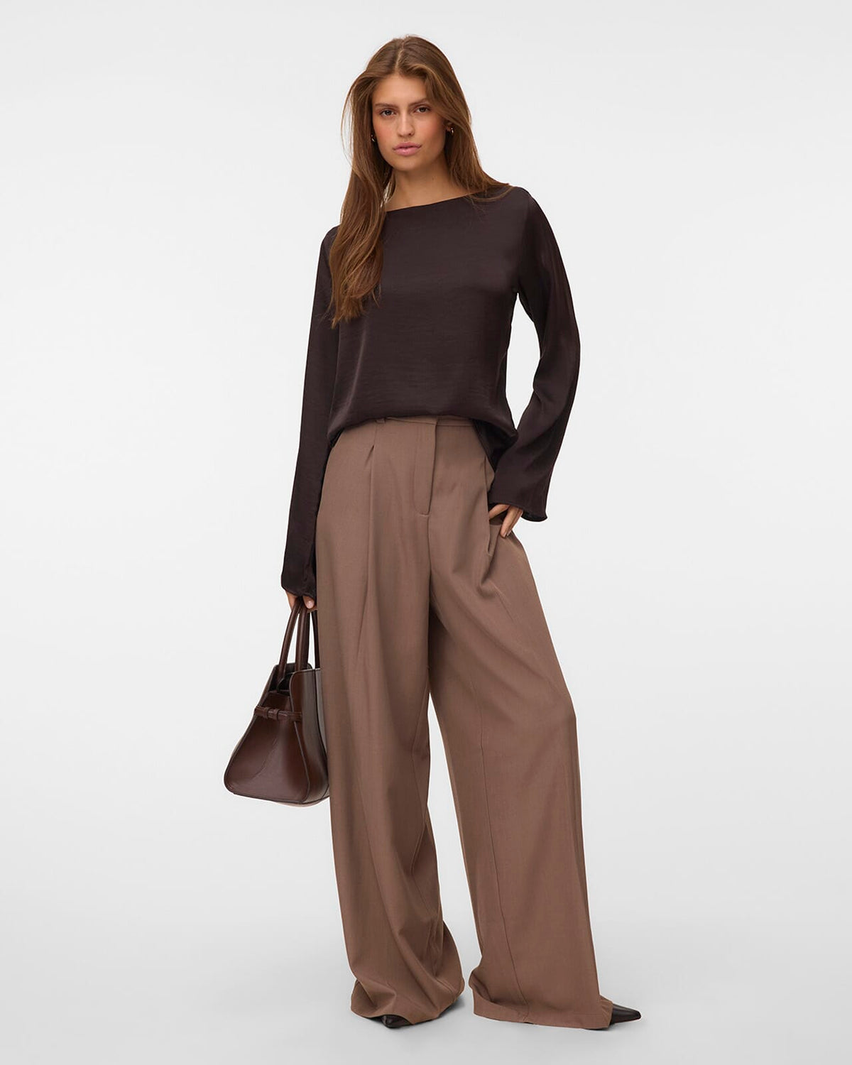 VERO MODA Satengtopp Miro LS Boat Neck - Chocolate Torte