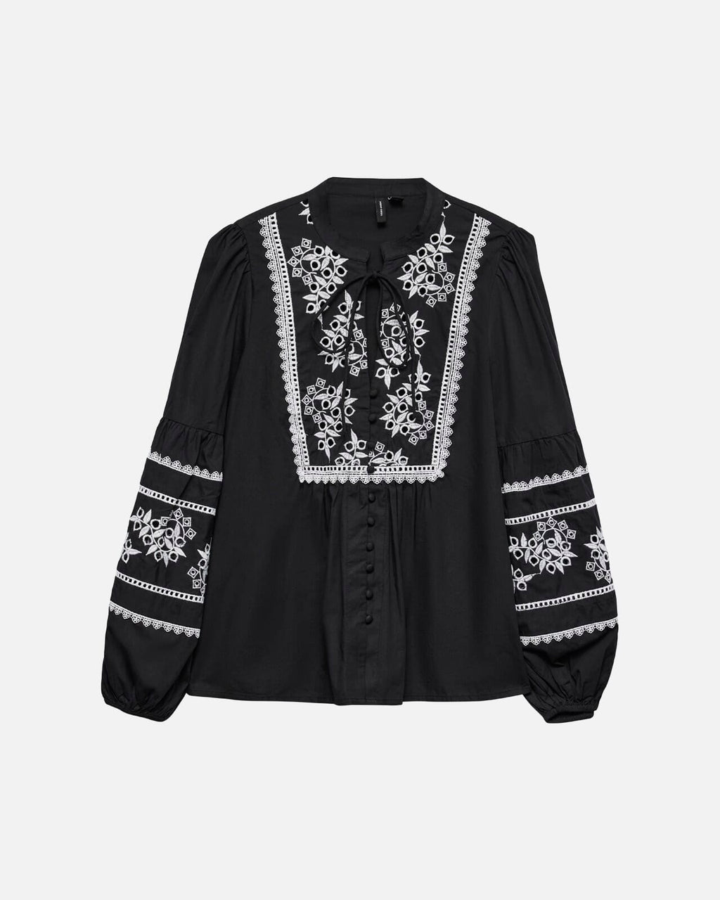 VERO MODA Bluse Emola LS - Black/ Cloud Dancer Emb.