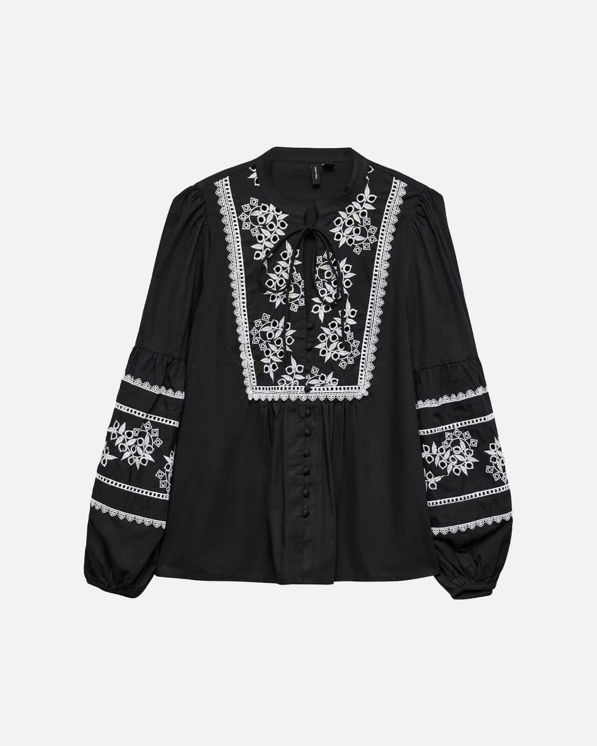VERO MODA Bluse Emola LS - Black/ Cloud Dancer Emb.